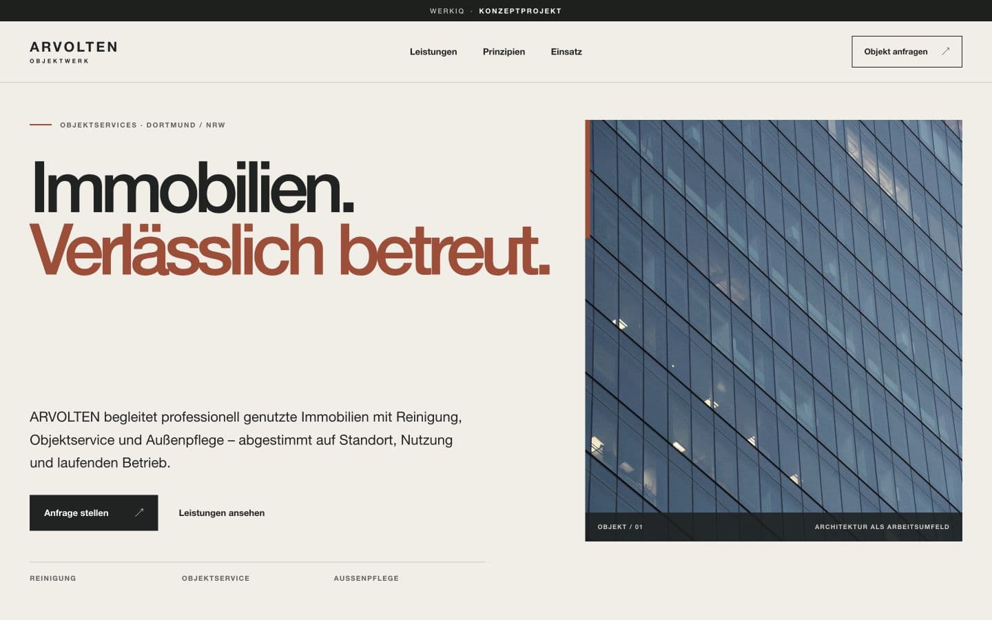 Website-Konzept für ARVOLTEN OBJEKTWERK mit der Headline „Immobilien. Verlässlich betreut.“ und moderner Glasfassade